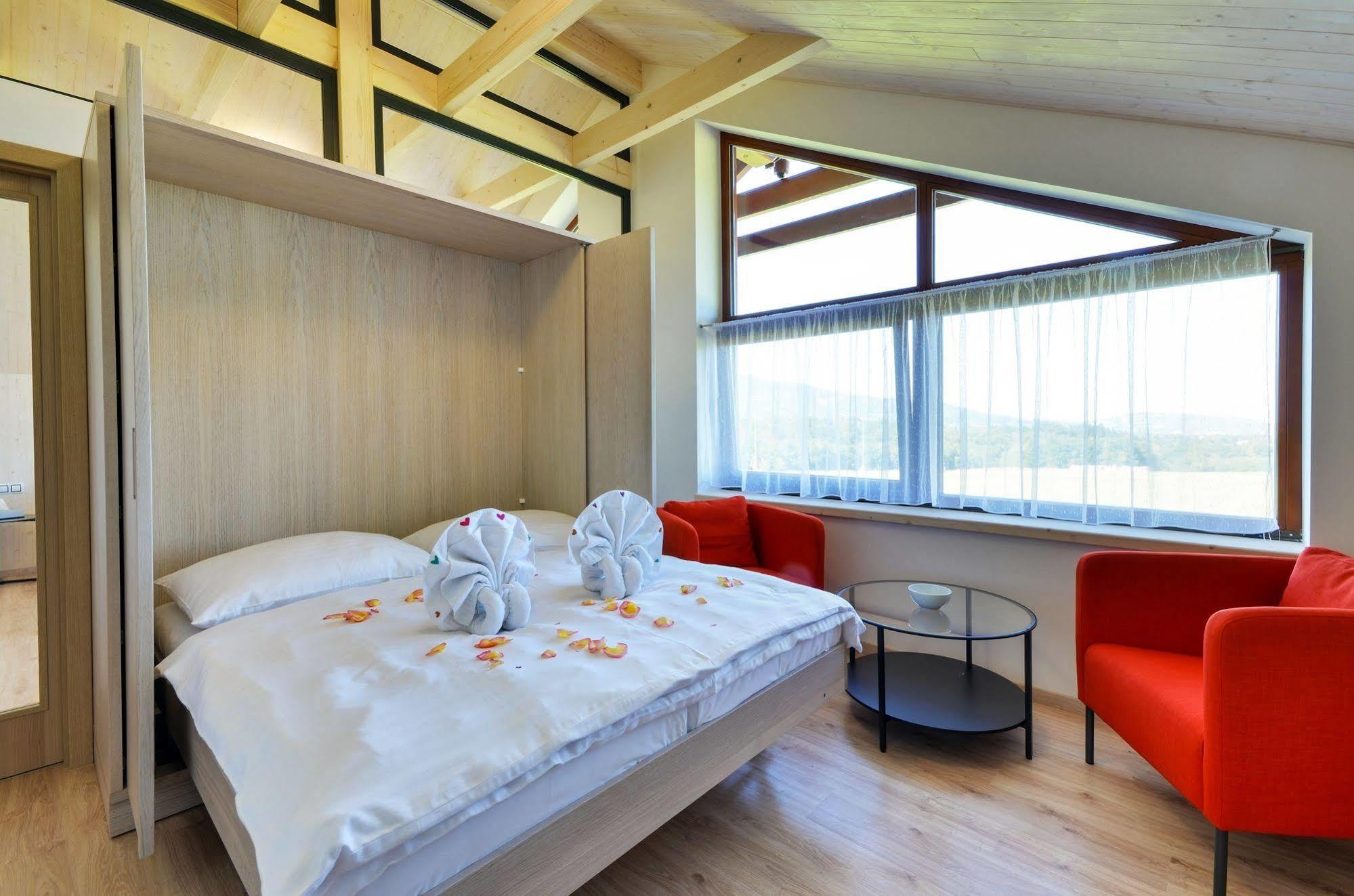 Green Inn Hotel Ostravice Ngoại thất bức ảnh